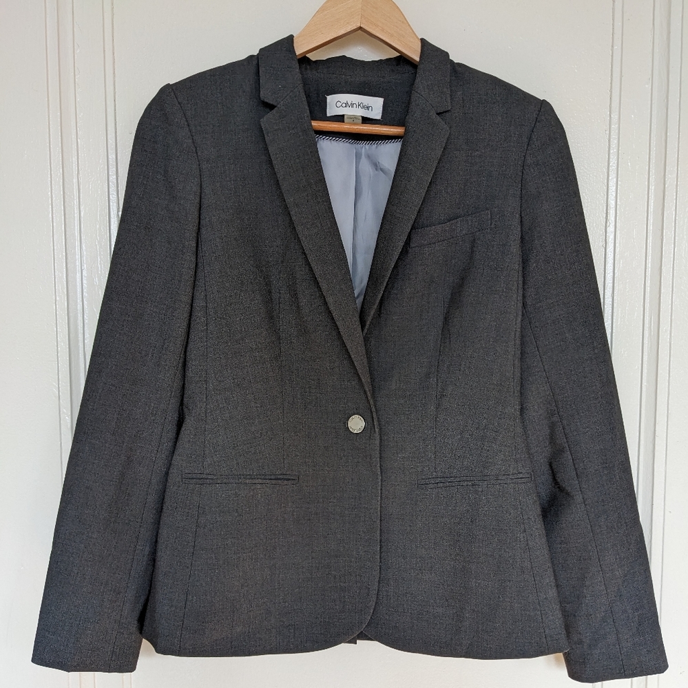 EUC Grey Calvin Klein blazer / suit jacket